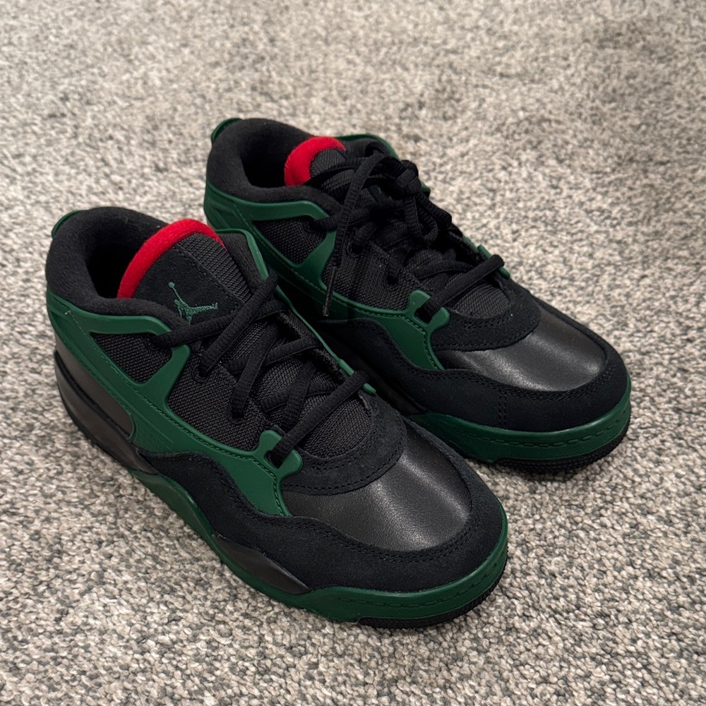 Jordan 4RM gorge green 2Y